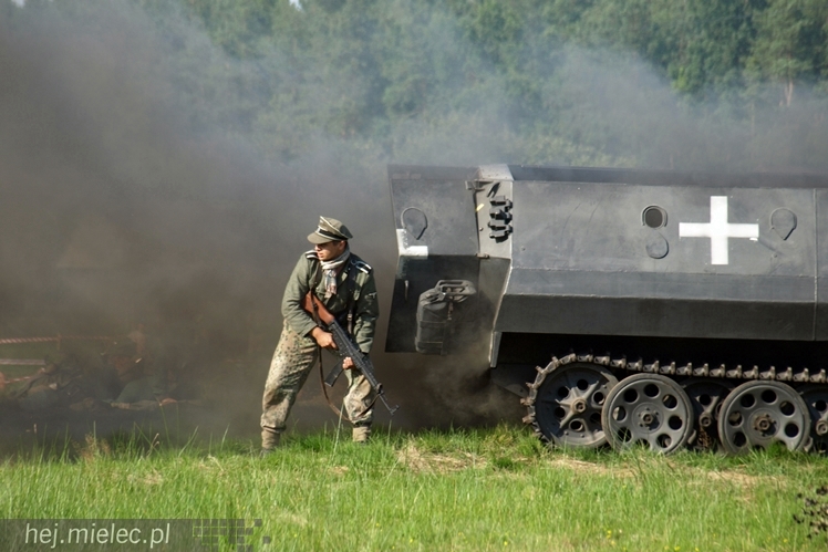 V Zlot Historyczno-Militarny w Bliźnie: odbicie poligonu, pokazy i turnieje
