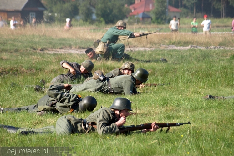 V Zlot Historyczno-Militarny w Bliźnie: odbicie poligonu, pokazy i turnieje