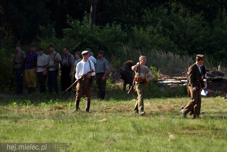 V Zlot Historyczno-Militarny w Bliźnie: odbicie poligonu, pokazy i turnieje