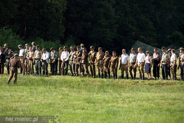 V Zlot Historyczno-Militarny w Bliźnie: odbicie poligonu, pokazy i turnieje