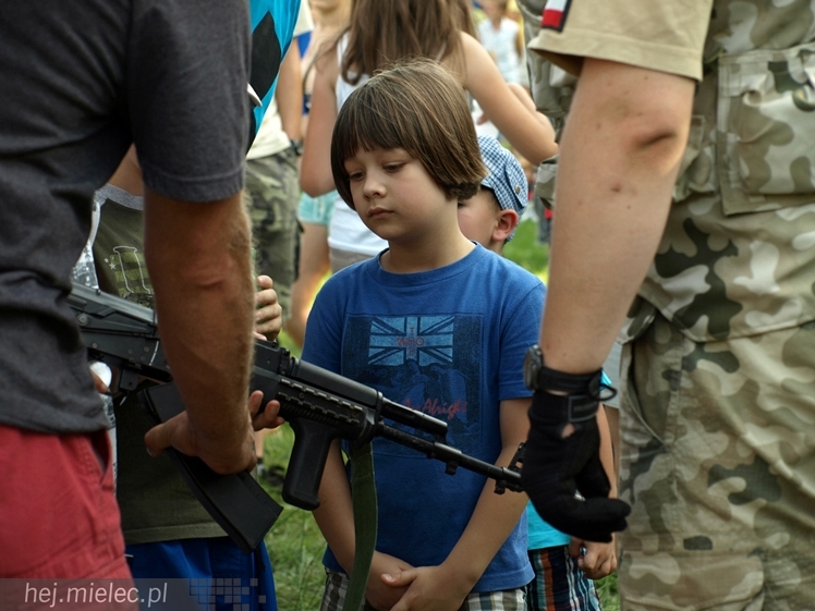 V Zlot Historyczno-Militarny w Bliźnie: odbicie poligonu, pokazy i turnieje