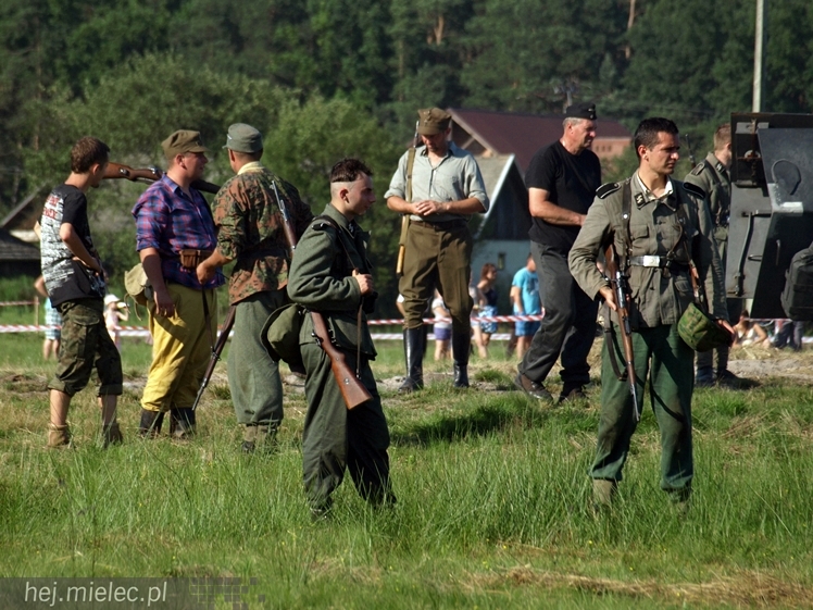 V Zlot Historyczno-Militarny w Bliźnie: odbicie poligonu, pokazy i turnieje