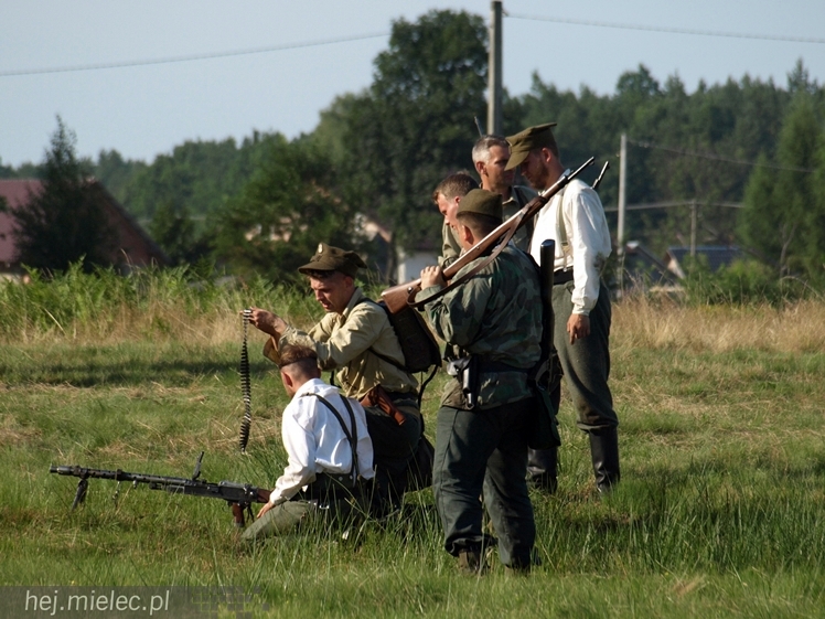 V Zlot Historyczno-Militarny w Bliźnie: odbicie poligonu, pokazy i turnieje