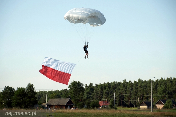 V Zlot Historyczno-Militarny w Bliźnie: odbicie poligonu, pokazy i turnieje