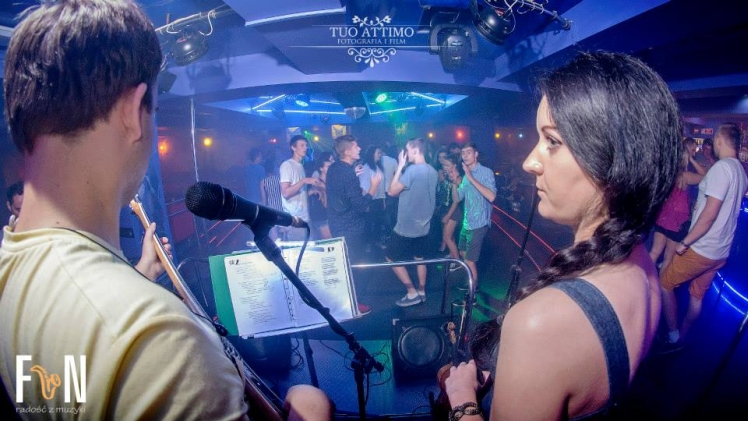 Dancing Night z zespołem FUN w Papillon Club. Impreza 27 lipca