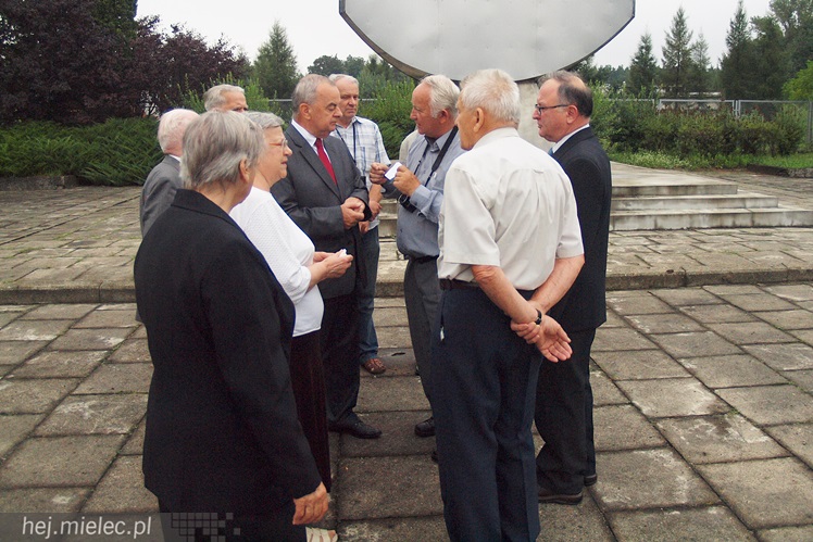 Mielczanie i Ukraińcy razem na cmentarzu Armii Czerwonej, w rocznicę