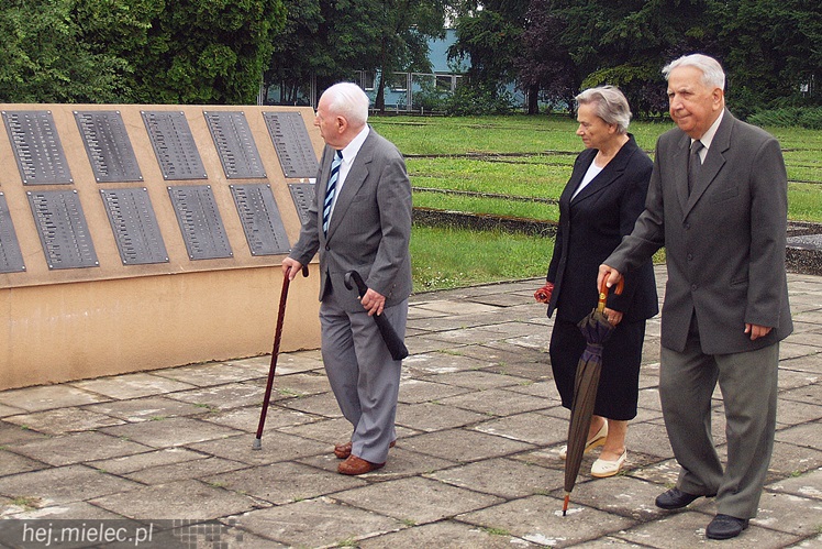 Mielczanie i Ukraińcy razem na cmentarzu Armii Czerwonej, w rocznicę