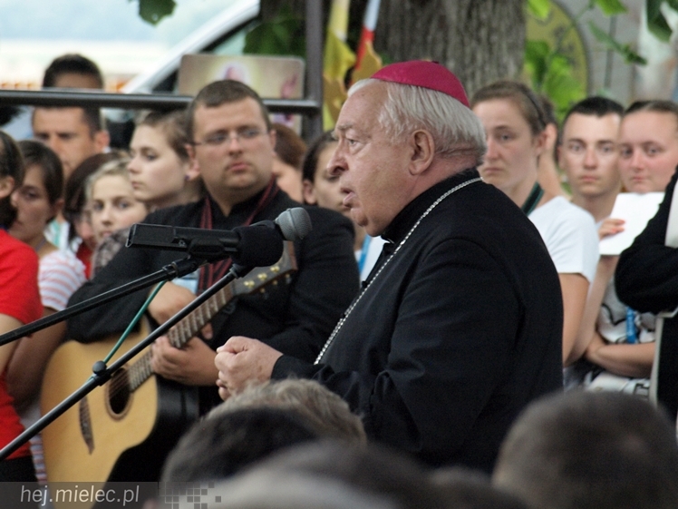 37. Rzeszowska Piesza Pielgrzymka dotarła do Jam. Wierni modlili się za Ojczyznę