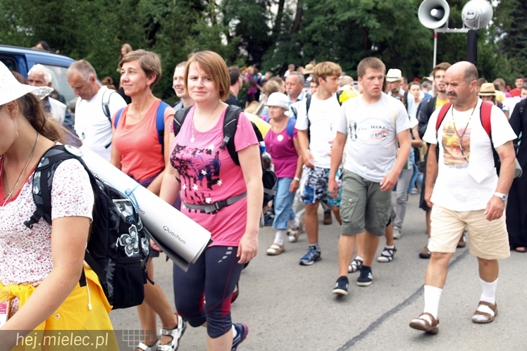 37. Rzeszowska Piesza Pielgrzymka dotarła do Jam. Wierni modlili się za Ojczyznę