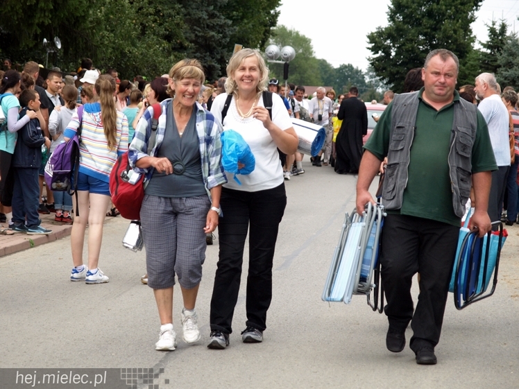37. Rzeszowska Piesza Pielgrzymka dotarła do Jam. Wierni modlili się za Ojczyznę