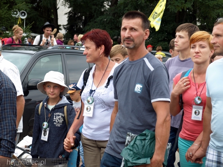 37. Rzeszowska Piesza Pielgrzymka dotarła do Jam. Wierni modlili się za Ojczyznę