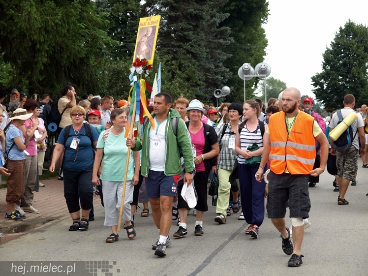 37. Rzeszowska Piesza Pielgrzymka dotarła do Jam. Wierni modlili się za Ojczyznę