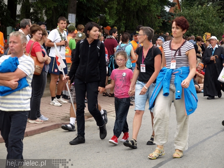 37. Rzeszowska Piesza Pielgrzymka dotarła do Jam. Wierni modlili się za Ojczyznę