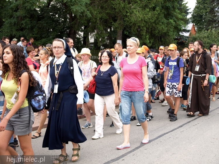 37. Rzeszowska Piesza Pielgrzymka dotarła do Jam. Wierni modlili się za Ojczyznę
