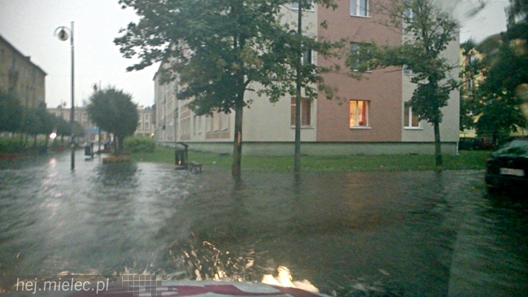 Nawałnica nad regionem i błyskawiczne podtopienia - 7 sierpnia 2014