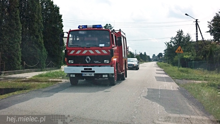 Trześń 24 godziny po nawałnicy: woda opada, ale powoli