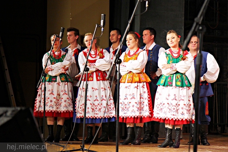 Wakacje z folklorem: koncert francuskiej Mazovii z Saint-Vallier i Rzeszowiaków