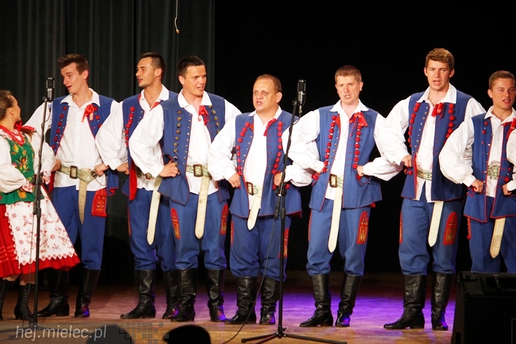 Wakacje z folklorem: koncert francuskiej Mazovii z Saint-Vallier i Rzeszowiaków