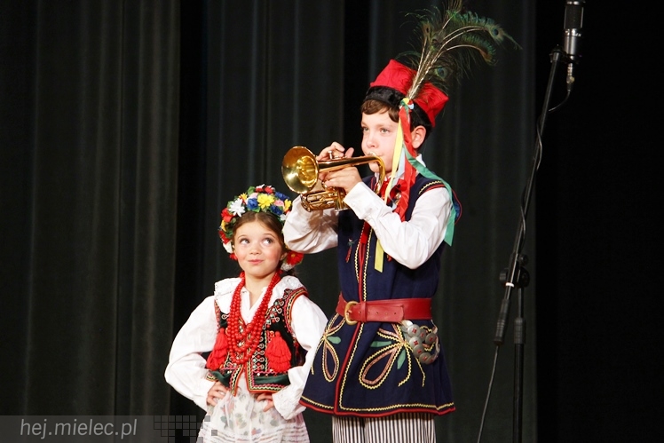 Wakacje z folklorem: koncert francuskiej Mazovii z Saint-Vallier i Rzeszowiaków