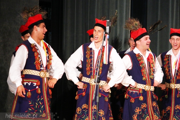 Wakacje z folklorem: koncert francuskiej Mazovii z Saint-Vallier i Rzeszowiaków