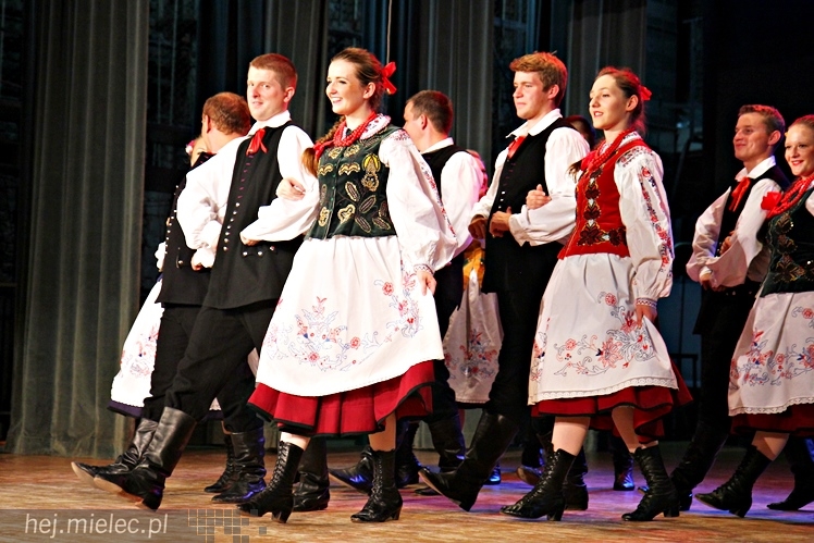Wakacje z folklorem: koncert francuskiej Mazovii z Saint-Vallier i Rzeszowiaków