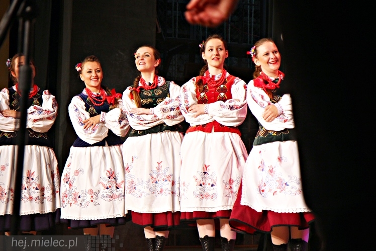 Wakacje z folklorem: koncert francuskiej Mazovii z Saint-Vallier i Rzeszowiaków