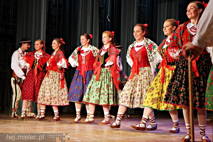 Wakacje z folklorem: koncert francuskiej Mazovii z Saint-Vallier i Rzeszowiaków