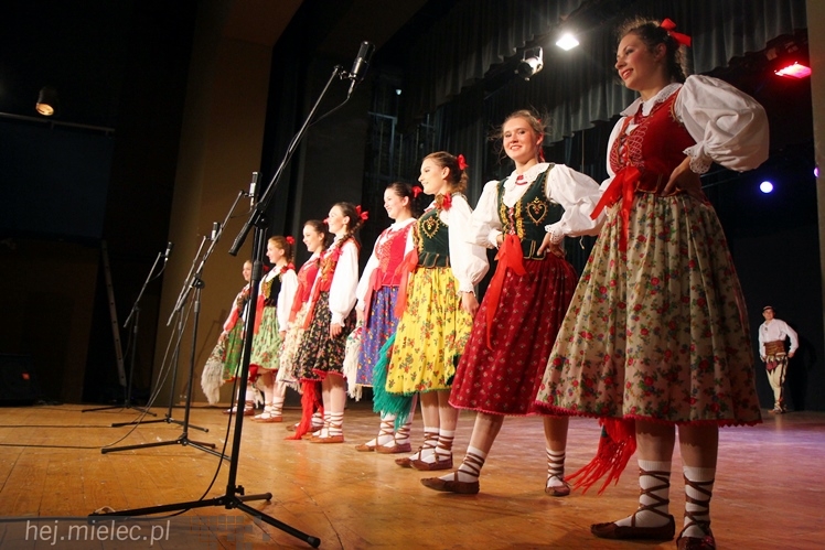 Wakacje z folklorem: koncert francuskiej Mazovii z Saint-Vallier i Rzeszowiaków