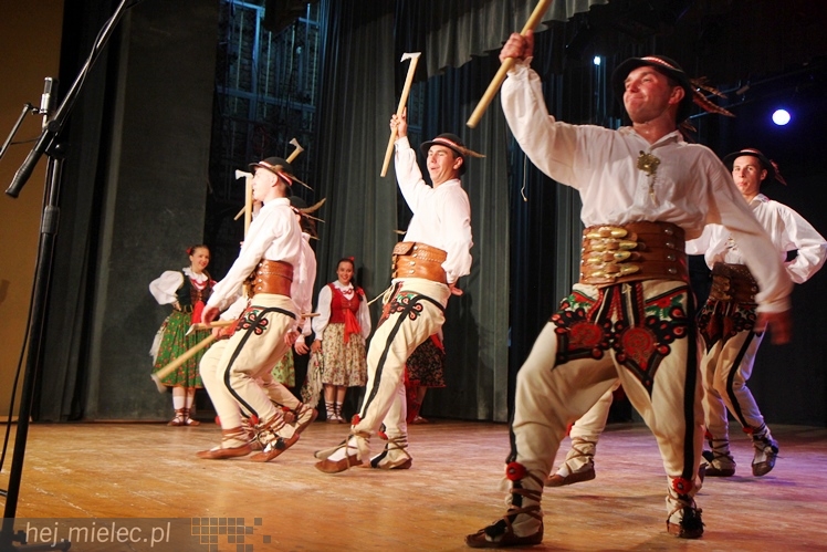 Wakacje z folklorem: koncert francuskiej Mazovii z Saint-Vallier i Rzeszowiaków