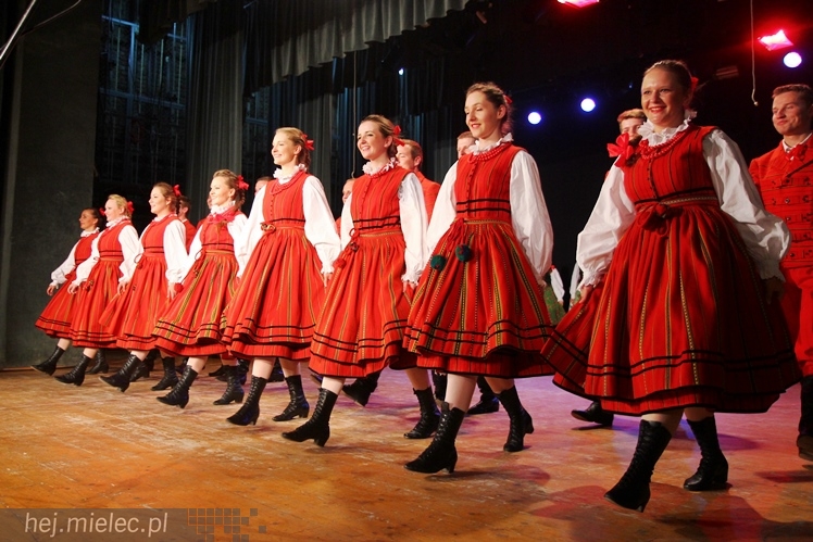 Wakacje z folklorem: koncert francuskiej Mazovii z Saint-Vallier i Rzeszowiaków