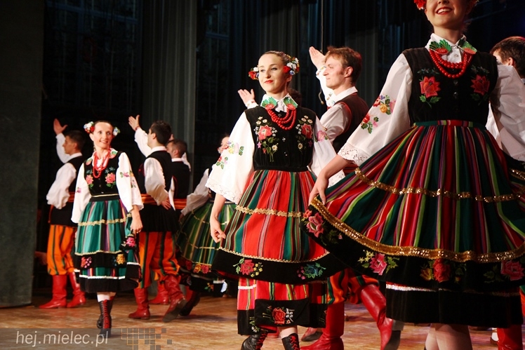 Wakacje z folklorem: koncert francuskiej Mazovii z Saint-Vallier i Rzeszowiaków