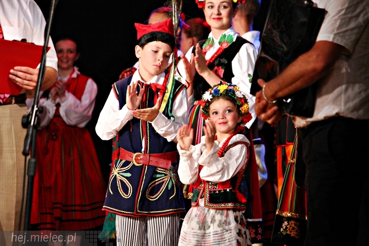 Wakacje z folklorem: koncert francuskiej Mazovii z Saint-Vallier i Rzeszowiaków