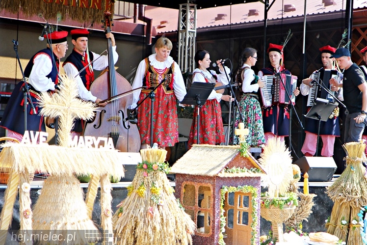 Dożynki Gminy Wadowice Górne i taneczny koncert Don Vasyl Juniora i Cygańskich Gwiazd