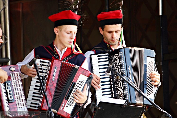 Dożynki Gminy Wadowice Górne i taneczny koncert Don Vasyl Juniora i Cygańskich Gwiazd