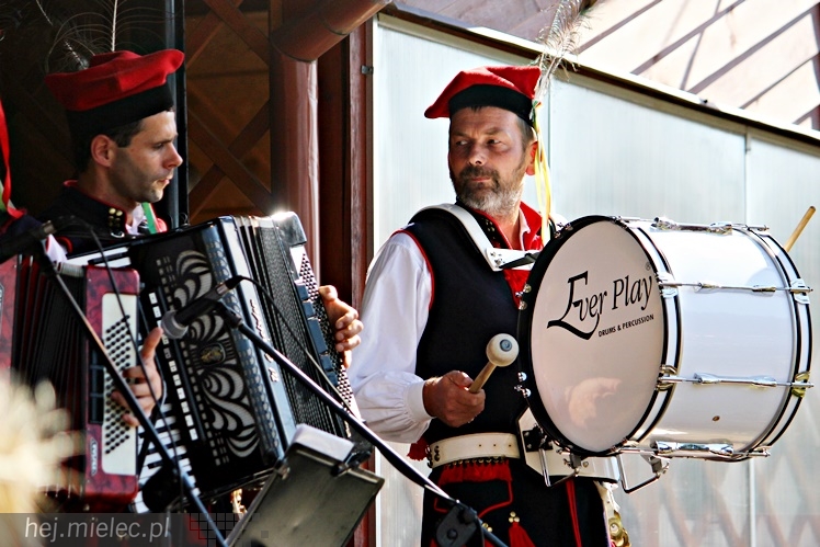 Dożynki Gminy Wadowice Górne i taneczny koncert Don Vasyl Juniora i Cygańskich Gwiazd