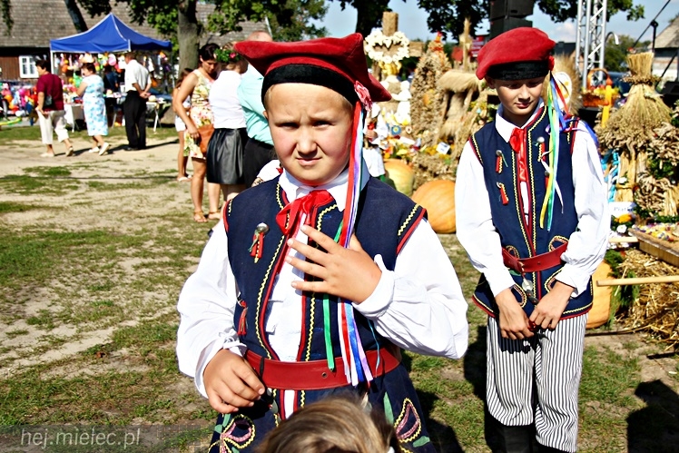Dożynki Gminy Wadowice Górne i taneczny koncert Don Vasyl Juniora i Cygańskich Gwiazd