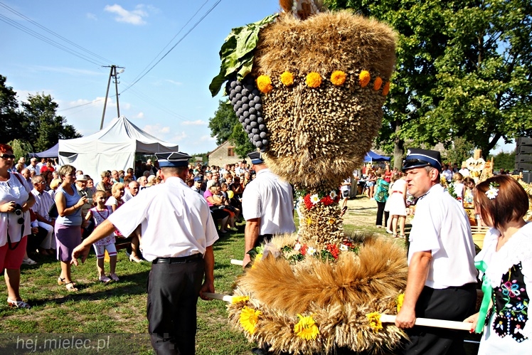 Dożynki Gminy Wadowice Górne i taneczny koncert Don Vasyl Juniora i Cygańskich Gwiazd