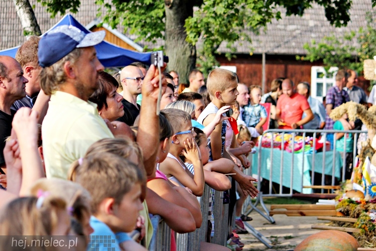 Dożynki Gminy Wadowice Górne i taneczny koncert Don Vasyl Juniora i Cygańskich Gwiazd