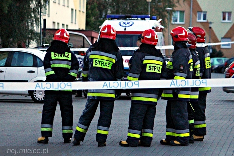 Policjanci uratowali młodego mężczyznę. Chciał skoczyć z wieżowca