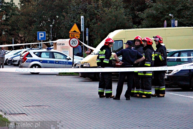 Policjanci uratowali młodego mężczyznę. Chciał skoczyć z wieżowca