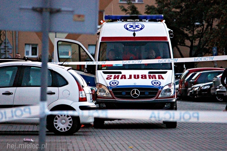 Policjanci uratowali młodego mężczyznę. Chciał skoczyć z wieżowca