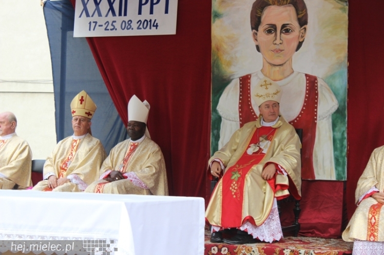 PPT 2014 ruszyła. Pielgrzymi rozpoczęli od uroczystego nabożeństwa w Tarnowie