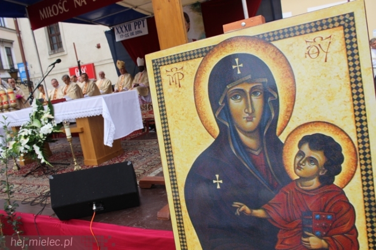 PPT 2014 ruszyła. Pielgrzymi rozpoczęli od uroczystego nabożeństwa w Tarnowie