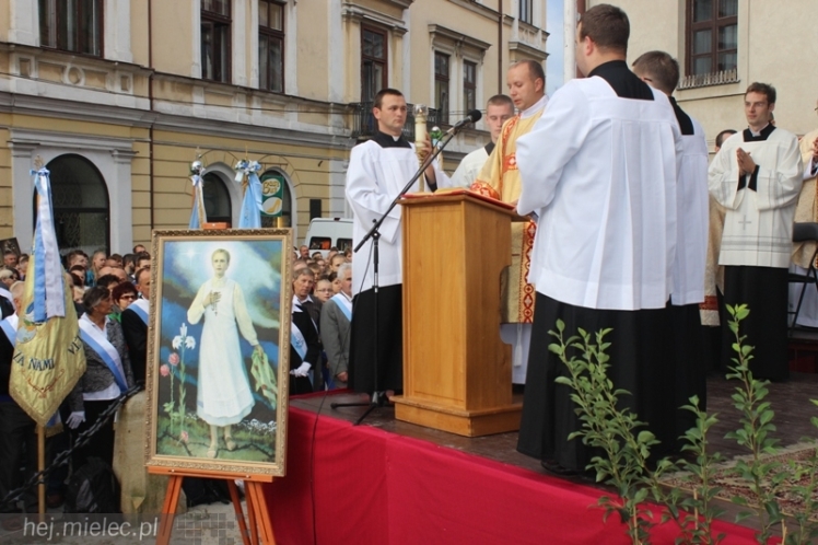 PPT 2014 ruszyła. Pielgrzymi rozpoczęli od uroczystego nabożeństwa w Tarnowie