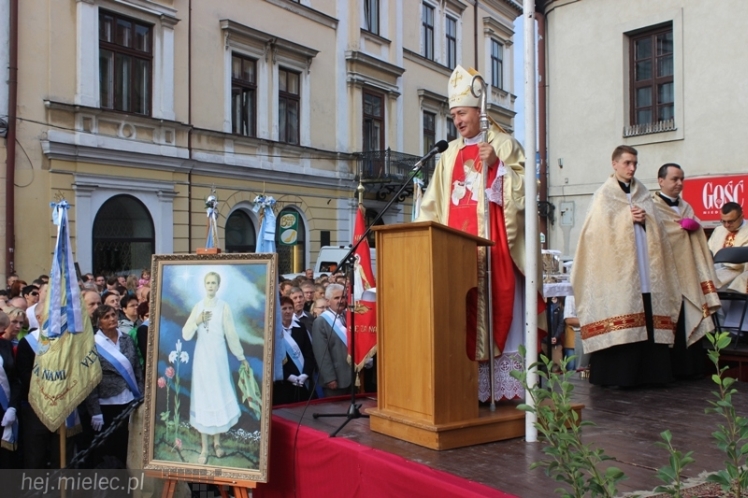 PPT 2014 ruszyła. Pielgrzymi rozpoczęli od uroczystego nabożeństwa w Tarnowie