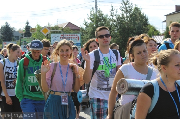 PPT 2014 ruszyła. Pielgrzymi rozpoczęli od uroczystego nabożeństwa w Tarnowie