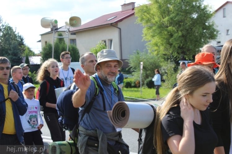 PPT 2014 ruszyła. Pielgrzymi rozpoczęli od uroczystego nabożeństwa w Tarnowie