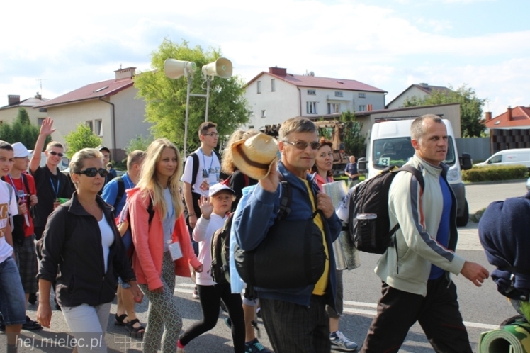PPT 2014 ruszyła. Pielgrzymi rozpoczęli od uroczystego nabożeństwa w Tarnowie