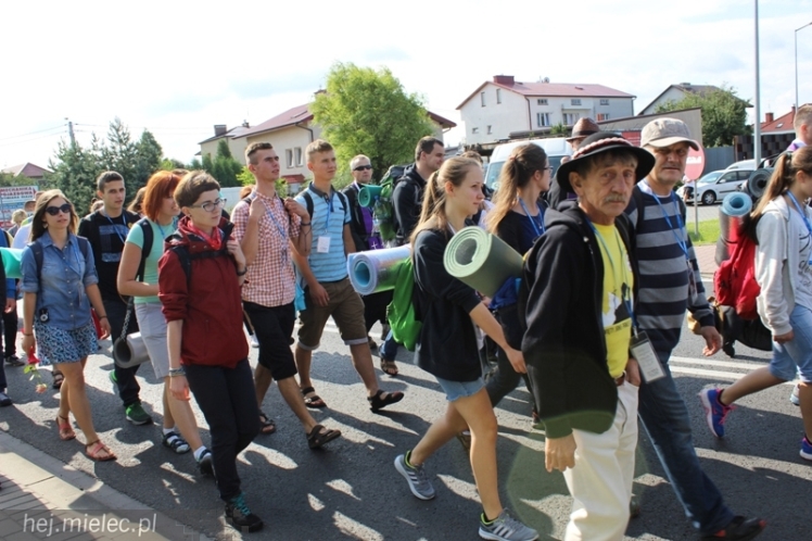 PPT 2014 ruszyła. Pielgrzymi rozpoczęli od uroczystego nabożeństwa w Tarnowie