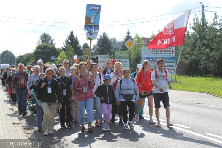 PPT 2014 ruszyła. Pielgrzymi rozpoczęli od uroczystego nabożeństwa w Tarnowie